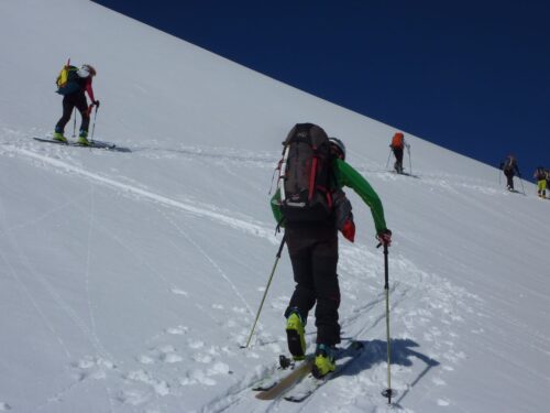 Subida al Picón de Jerez con esquís de montaña 1 P1060584 e1762456822659