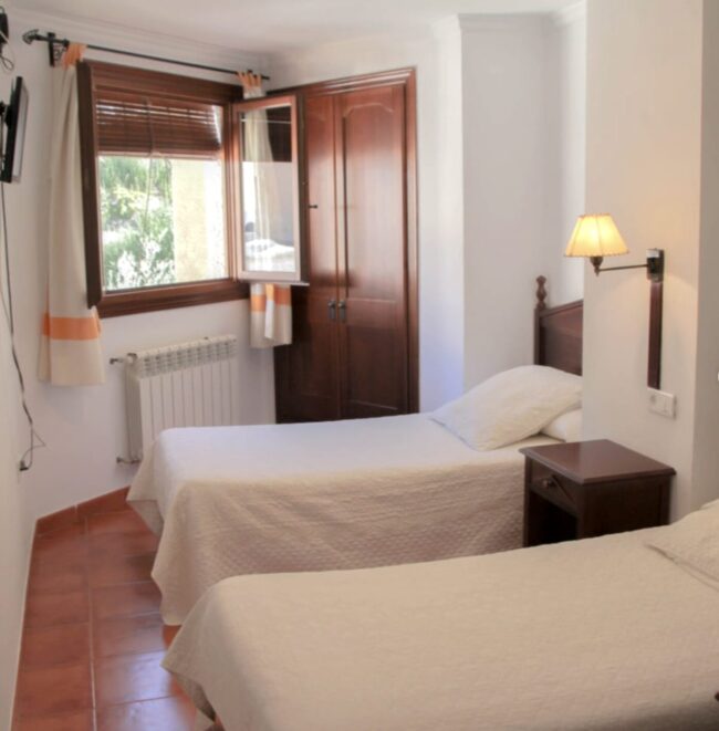 Alojamientos más económicos en Sierra Nevada 5 alojamiento en Capileira para actividades de subida al Mulhacén