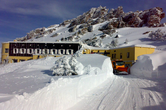 Alojamientos más económicos en Sierra Nevada 2 albergue universitario curso de alpinismo en sierra nevada